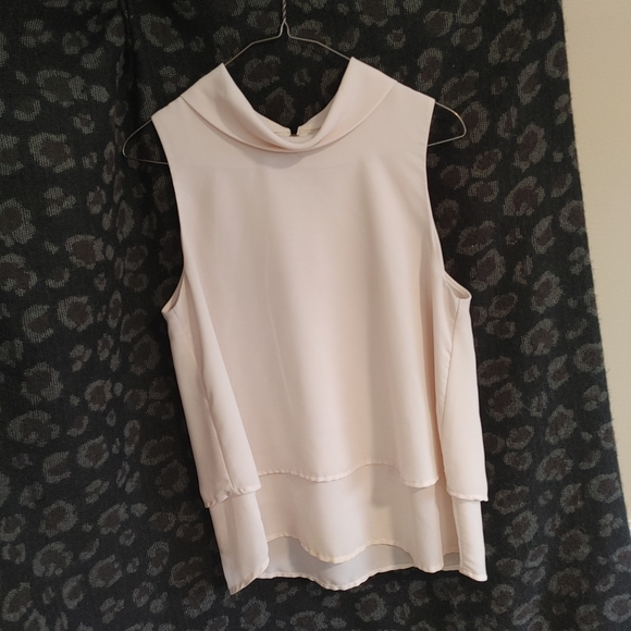 Monteau Sleeveless Blouse - Picture 3 of 5